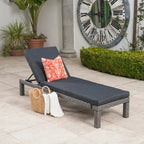 Luxury Outdoor Wicker Lounger