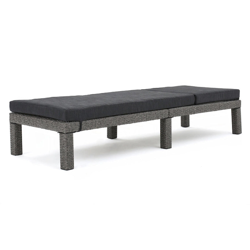 Luxury Outdoor Wicker Lounger