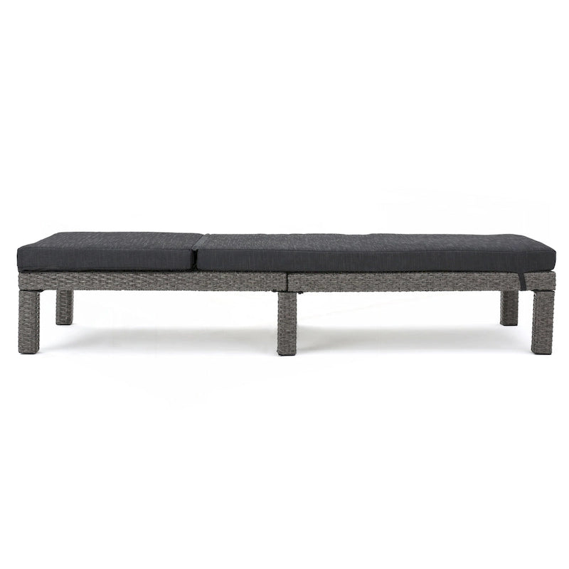 Luxury Outdoor Wicker Lounger
