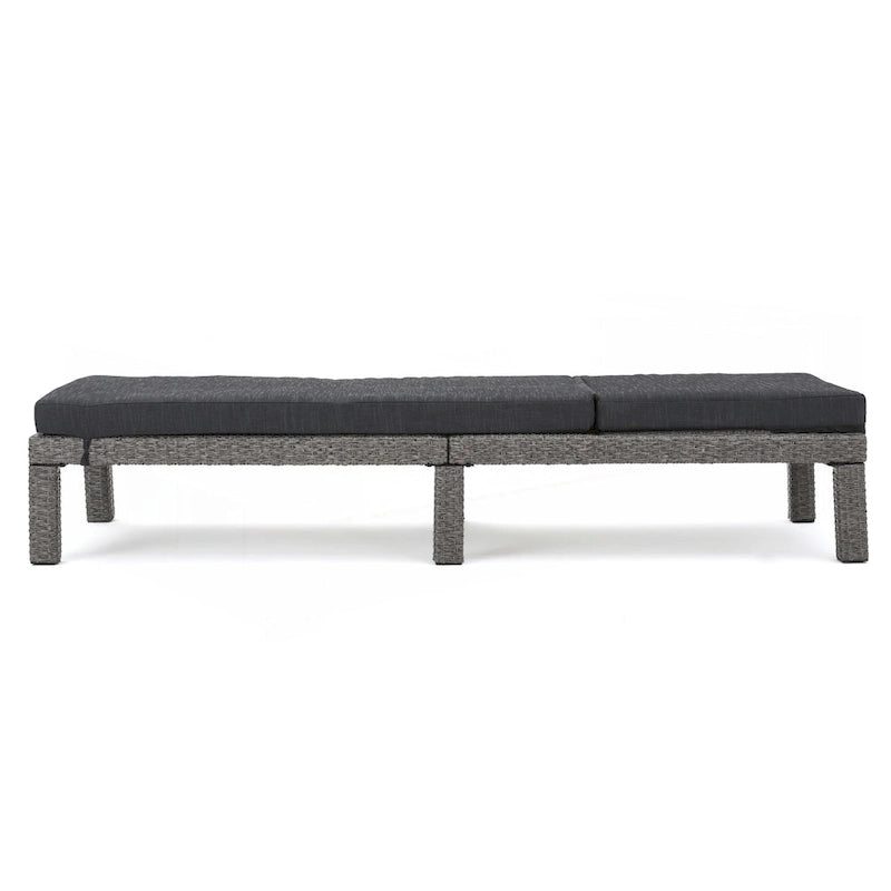 Luxury Outdoor Wicker Lounger