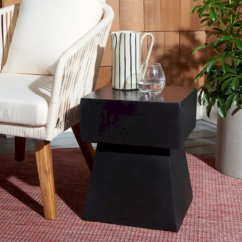 SAFAVIEH Outdoor Rukiye Concrete Indoor/Outdoor Accent Table - 13.7 W x 13.7 L x 18.1 H - 14Wx14Dx18H