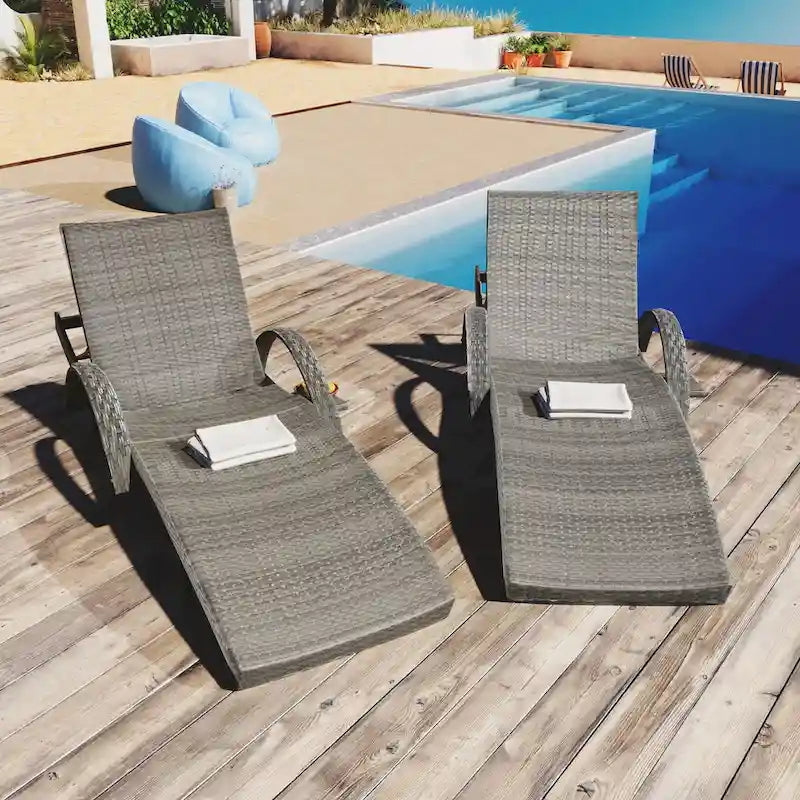 Outdoor wicker chaise lounge set, 2 pieces