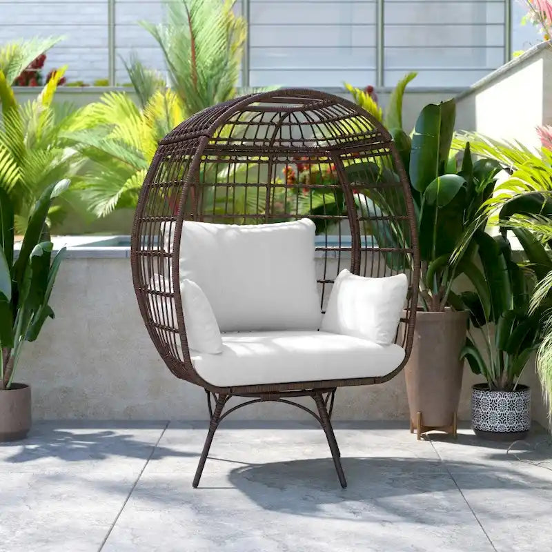 Commercial Indoor/Outdoor Wicker Swivel Lounge Chair with 4 Cushions