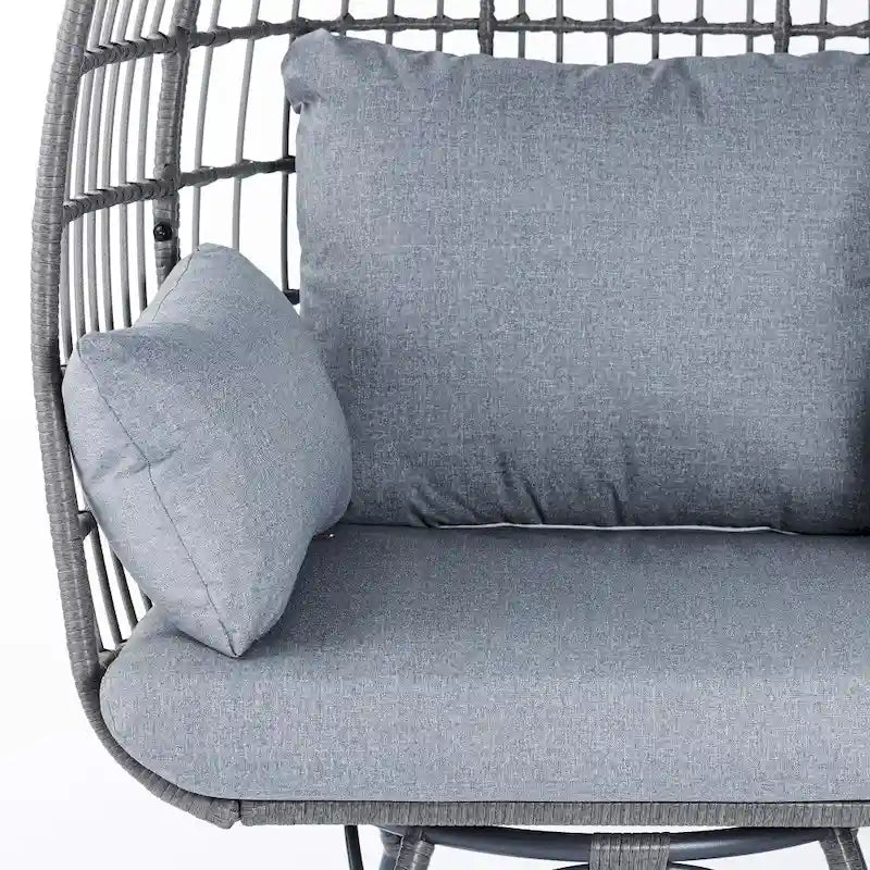 Commercial Indoor/Outdoor Wicker Swivel Lounge Chair with 4 Cushions