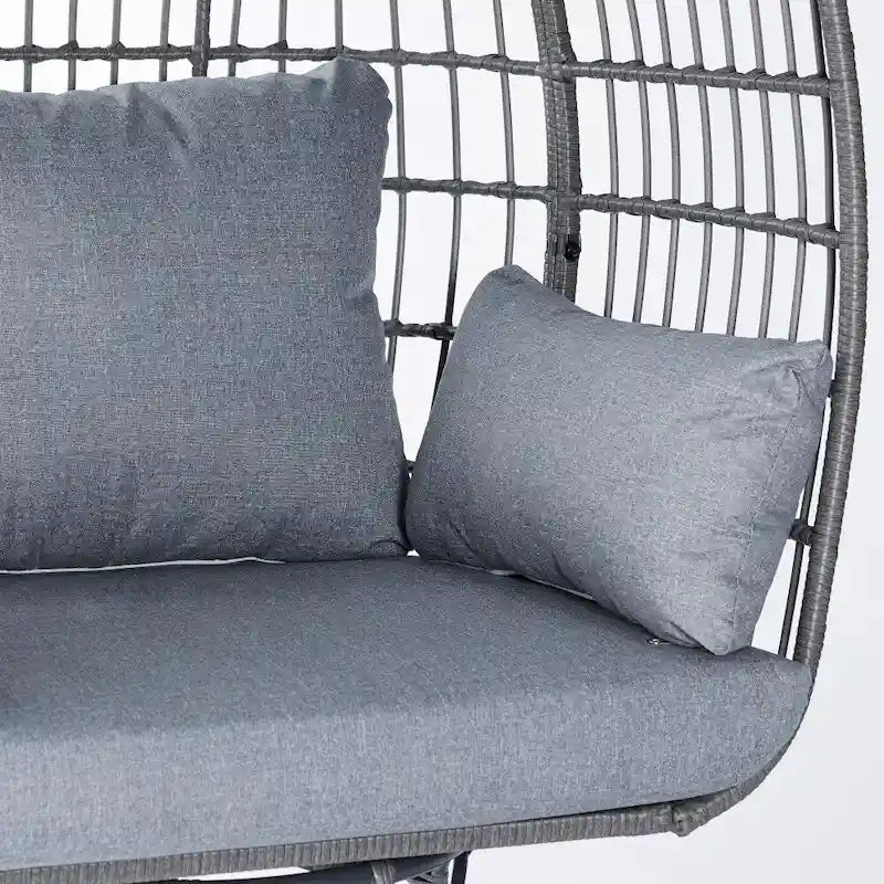 Commercial Indoor/Outdoor Wicker Swivel Lounge Chair with 4 Cushions